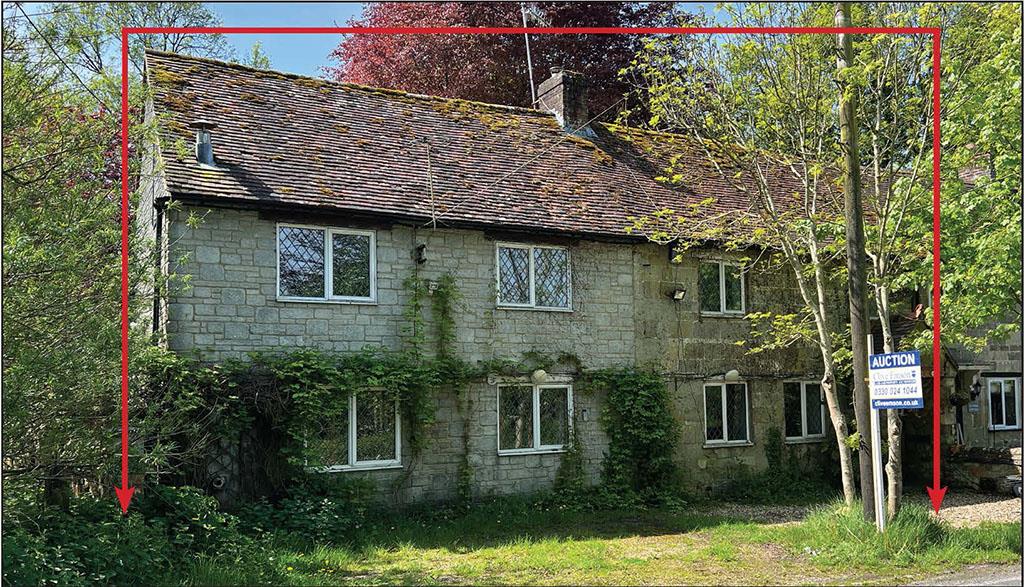Lot: 35 - FOUR-BEDROOM PERIOD COTTAGE ON QUARTER-ACRE PLOT - Stone wall cottage with off road parking